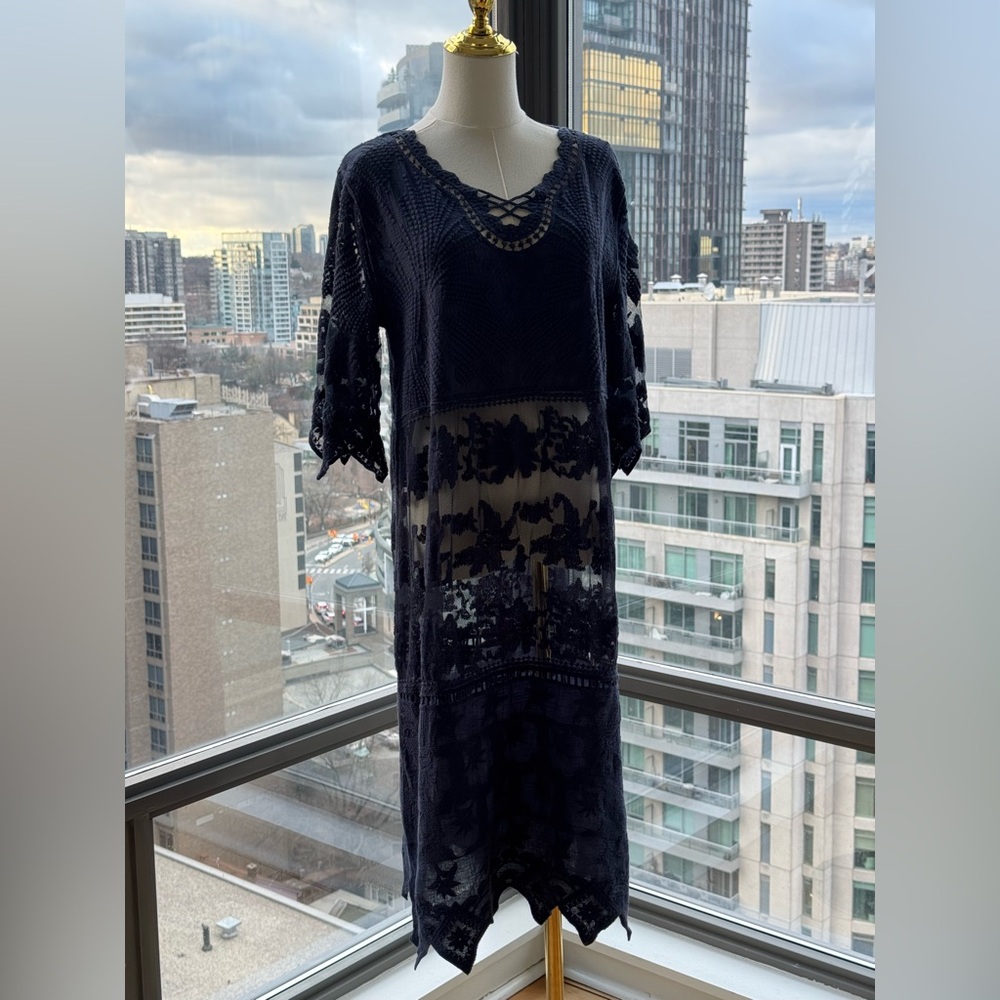 🆕 FARM Rio 🧿 NWOT Navy Blue Knit Tunic with Illusion Detail, Sz M
